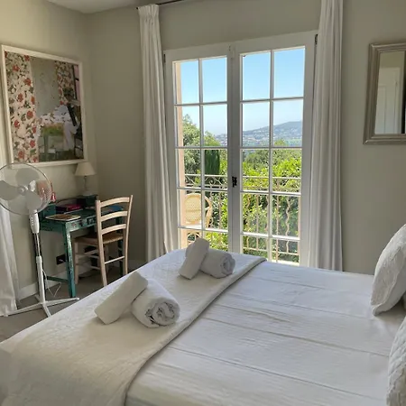 Charming Villa Near St Tropez Гассен