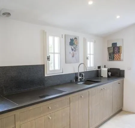 Charming Villa Near St Tropez Гассен