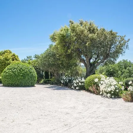 Charming Villa Near St Tropez Вилла