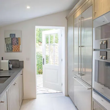 Charming Villa Near St Tropez *
